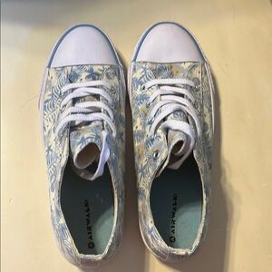 Airwalk Blue and White Sneakers Like New